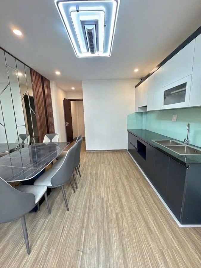 NHÀ MỚI Ở LUÔN FULL NỘI THẤT Phố Thượng Thanh 30m2,X  6 tầng,mặt tiền  3.4m, 6.15 tỷ Long Biên. 5