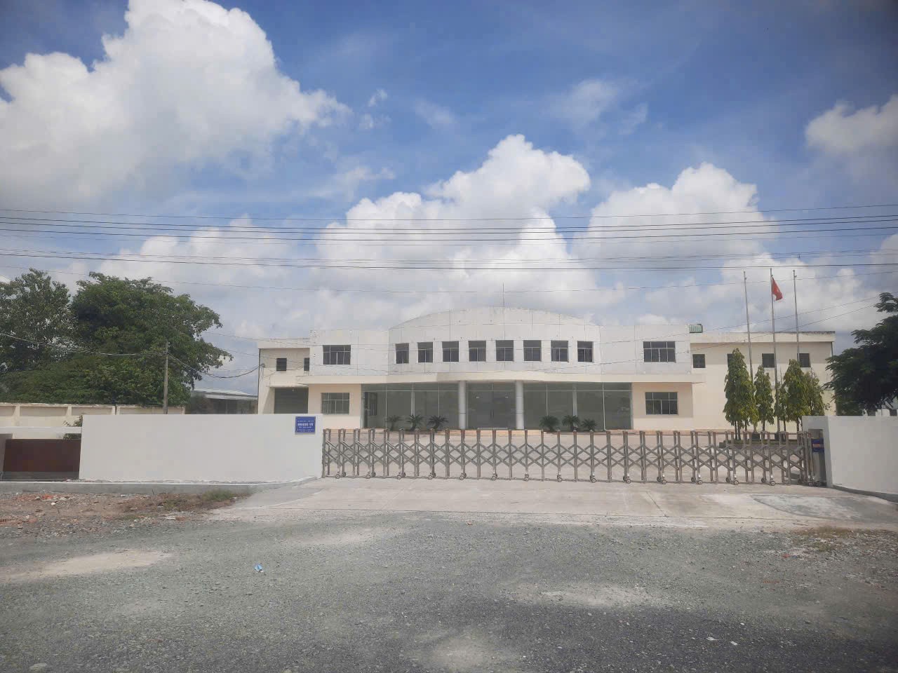 Nhà xưởng xã Bình Thạnh, Thủ Thừa tổng dt 12729m2 full skc giá 97 tỷ 2