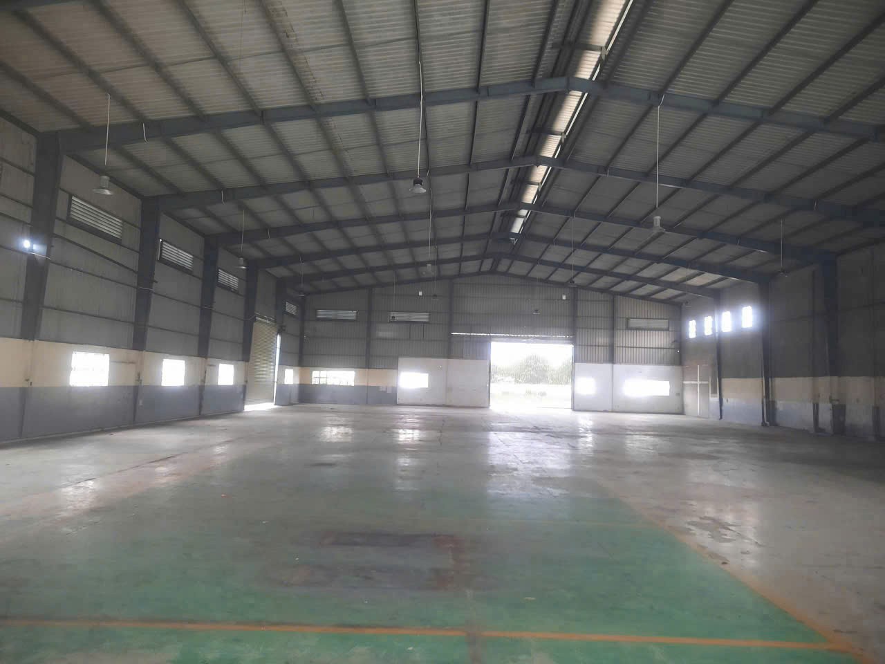 Nhà xưởng xã Bình Thạnh, Thủ Thừa tổng dt 12729m2 full skc giá 97 tỷ 7