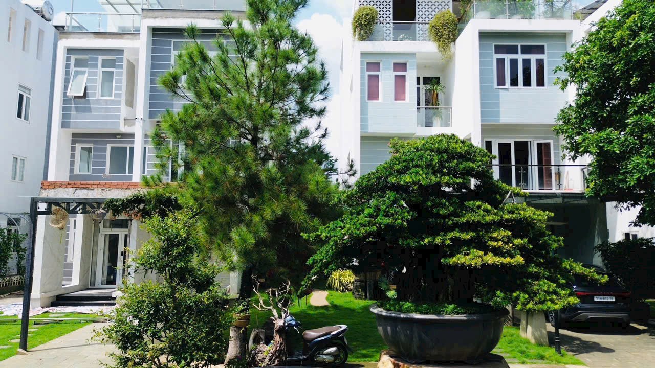 Cần bán Biệt thự Phường Phú Hữu, Quận 9, Diện tích 135m², Giá 018.5 Tỷ 2