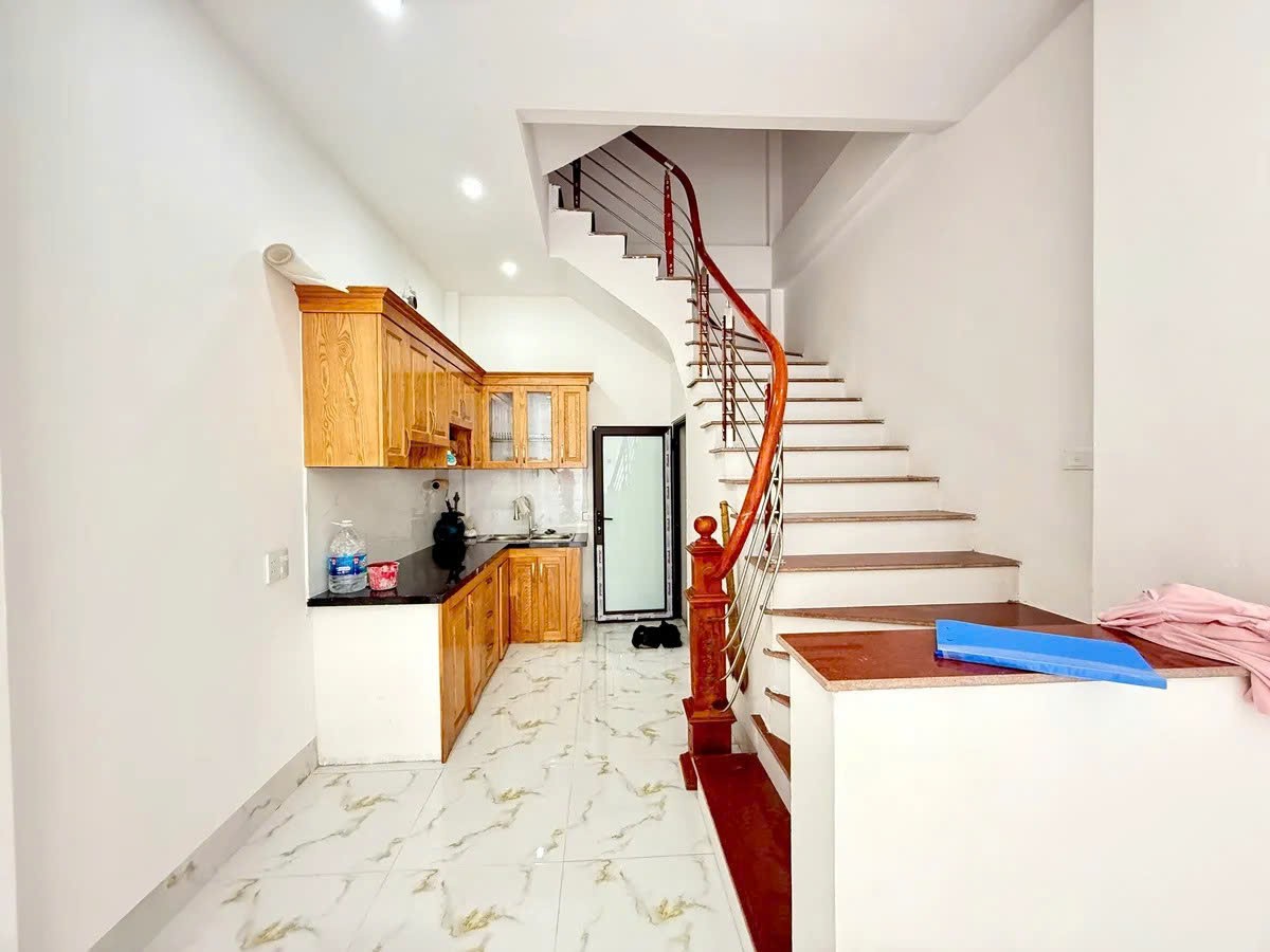 NHÀ ĐẸP MỚI KINH KOONG-NGÕ RỘNG Phúc Lợi 32m2 X 5 tầng,mặt tiền 3.2m, 6.45 tỷ Long Biên.