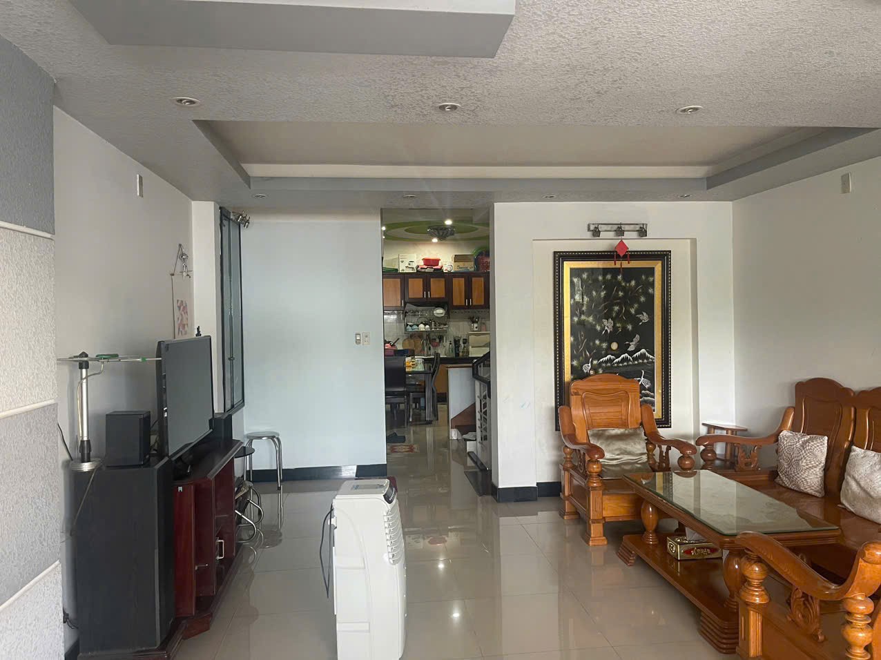 CHO THUÊ NHÀ 4 TẦNG MẶT TIỀN ĐƯỜNG 23/10 PHƯƠNG SƠN=>>Giá thuê 25tr/tháng. Cọc 2 thanh toán 3