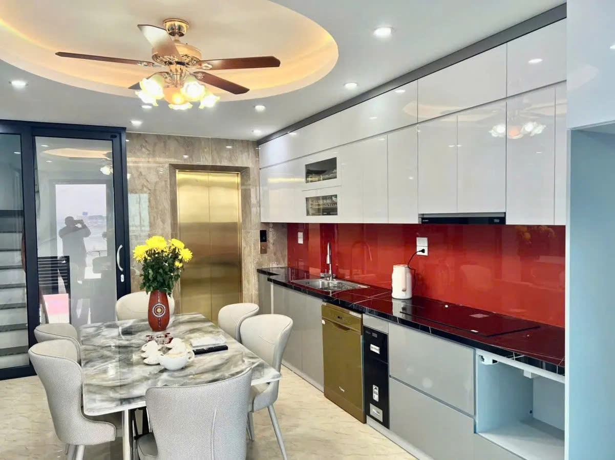 NHÀ MỚI 7 TẦNG THANG MÁY Ô TÔ VÀO NHÀ TRUNG TÂM Ngọc Thụy 48M2,13.05 Tỷ Long Biên. 4