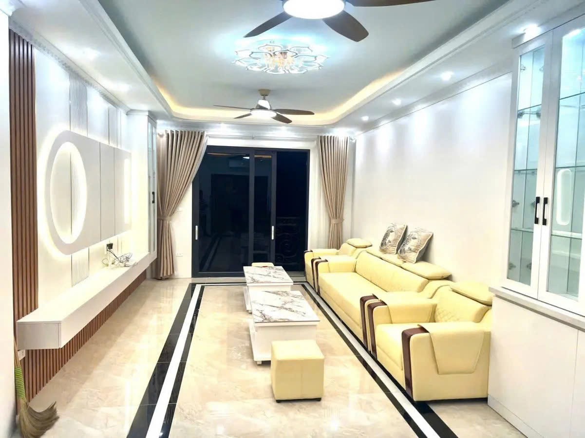 NHÀ MỚI 7 TẦNG THANG MÁY Ô TÔ VÀO NHÀ TRUNG TÂM Ngọc Thụy 48M2,13.05 Tỷ Long Biên. 3