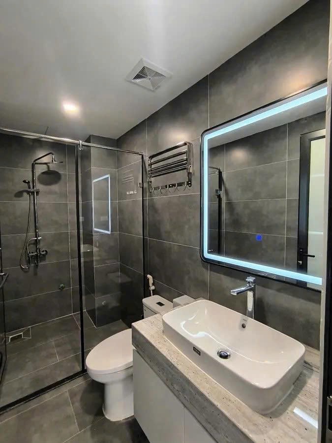 NHÀ XÂY MỚI, THANG MÁY, GARA Ô TÔ - NGÕ THÔNG Phố Trạm 37m2 X 6 tầng, mặt tiền  4.7m,10 tỷ Long 5