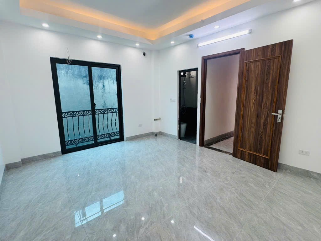 BÁN NHÀ 6 TẦNG MỚI – TRẦN CUNG – GẦN BỆNH VIỆN E