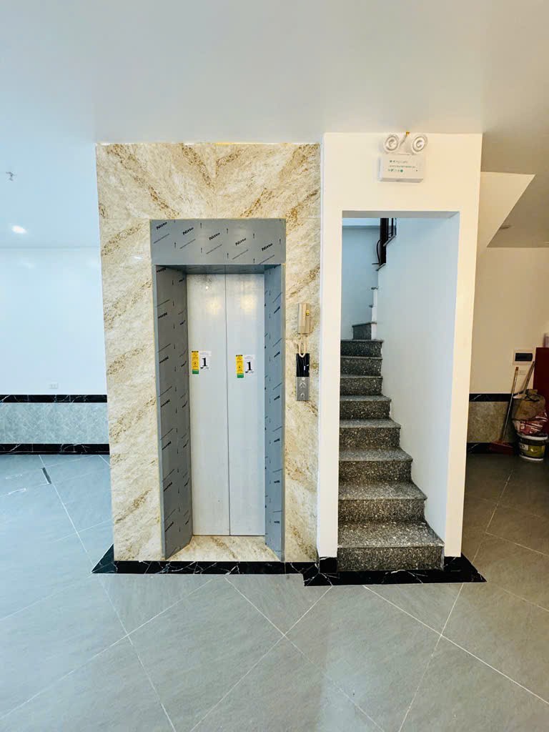 Nhà thang máy – khu Trần Thái Tông – 10 phòng full thuê – 11.2 tỷ 4