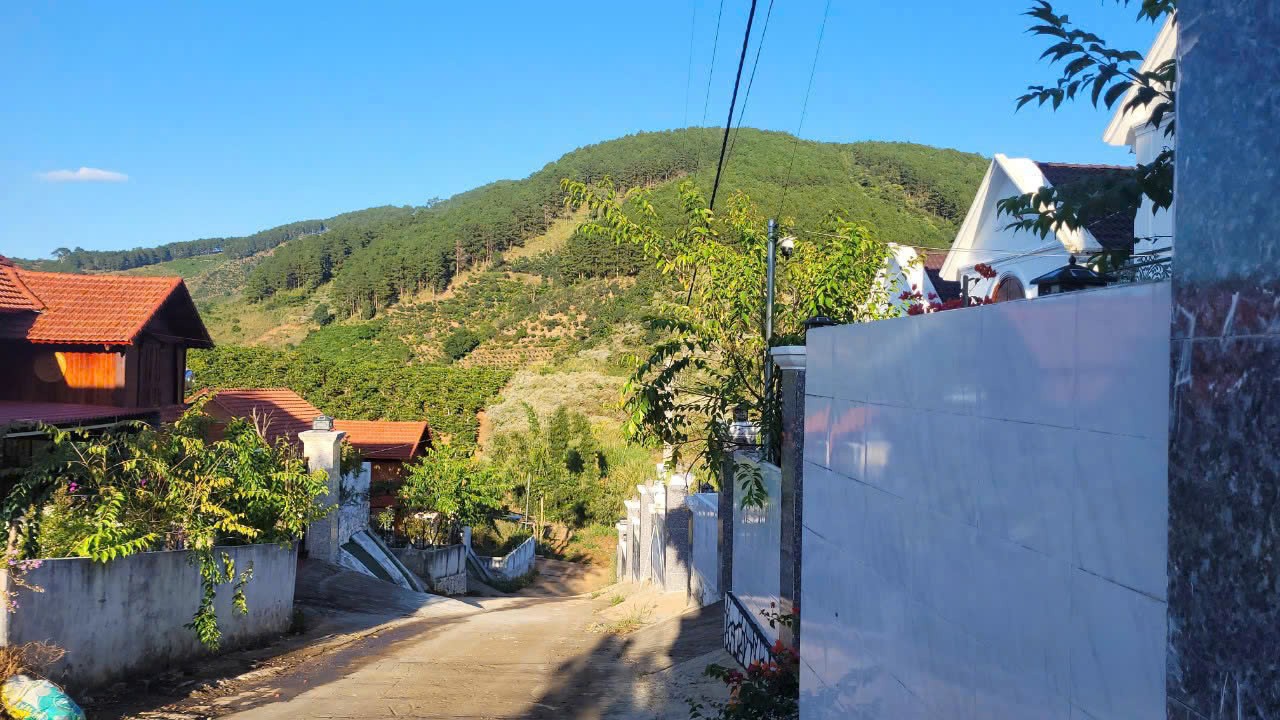 BÁN NHÀ SÂN VƯỜN THÔN 2 MÊ LINH LÂM HÀ - CÁCH CAFE MÊ LINH 1.5KM, ĐÀ LẠT 10KM - SỔ HỒNG TRAO TAY 3