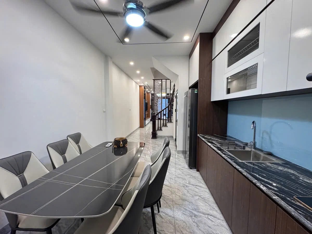 NHÀ MỚI ĐẸP Phố Vũ Xuân Thiều 49m2,X  4 tầng, mặt tiền  3.25m, 8.6 tỷ Long Biên. 3