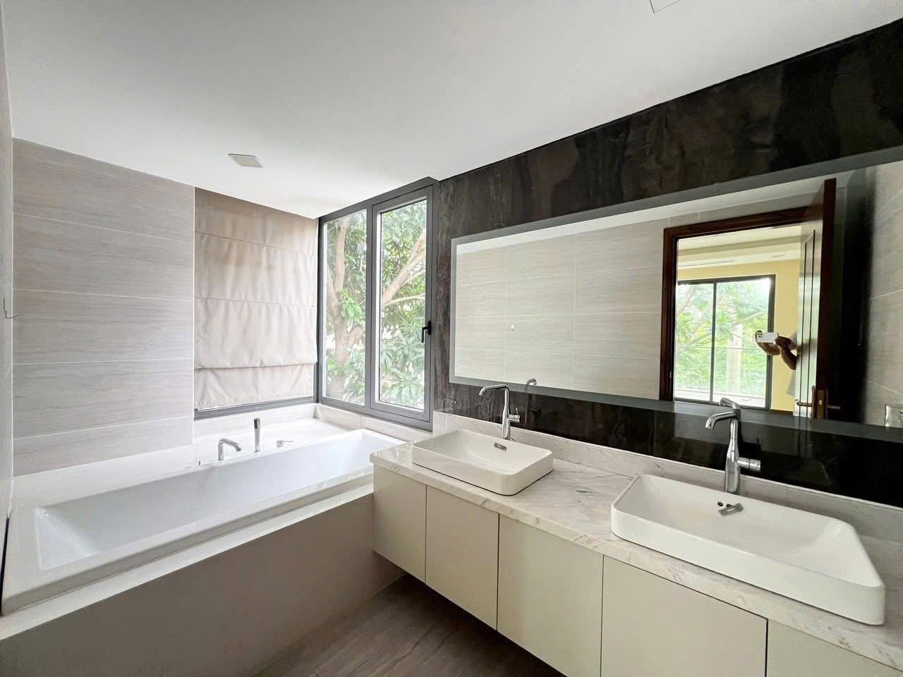 Cần bán Biệt thự Quận 2, Hồ Chí Minh, Diện tích 288m², Giá 0119 Tỷ 2
