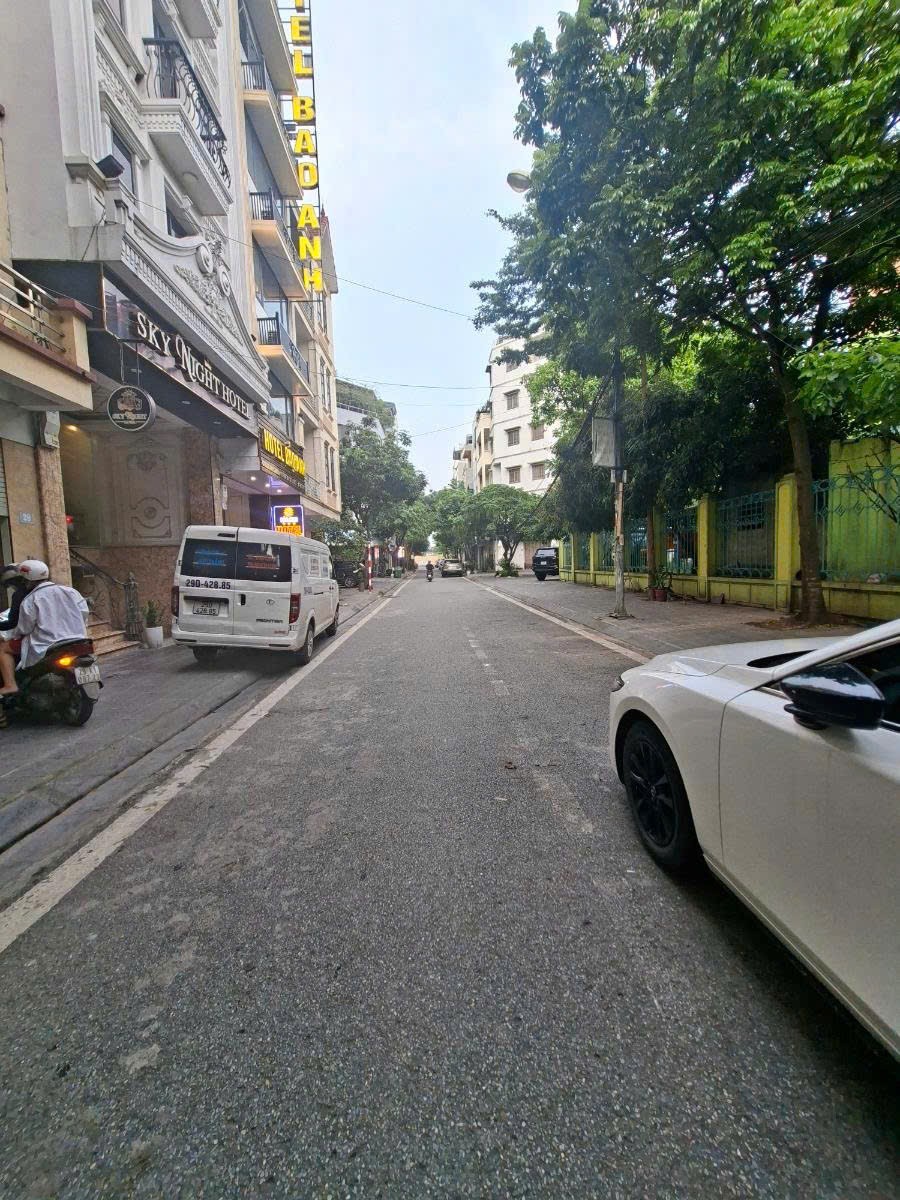 PHỐ TRẠM 29 tỷ 90m 3 TẦNG VỈA HÈ Ô TÔ, SÁT PHỐ, LONG BIÊN 2
