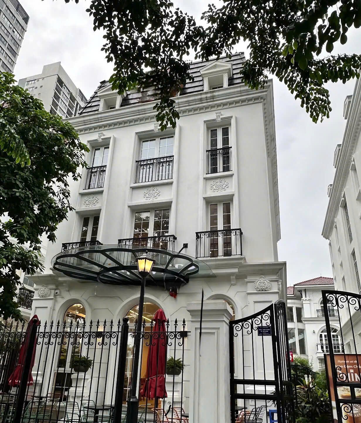 BÁN BT ĐƠN LẬP EMBASSY GARDEN - CHO THUÊ DÒNG TIỀN 2TỶ/NĂM - GIÁ 188 TỶ. 5