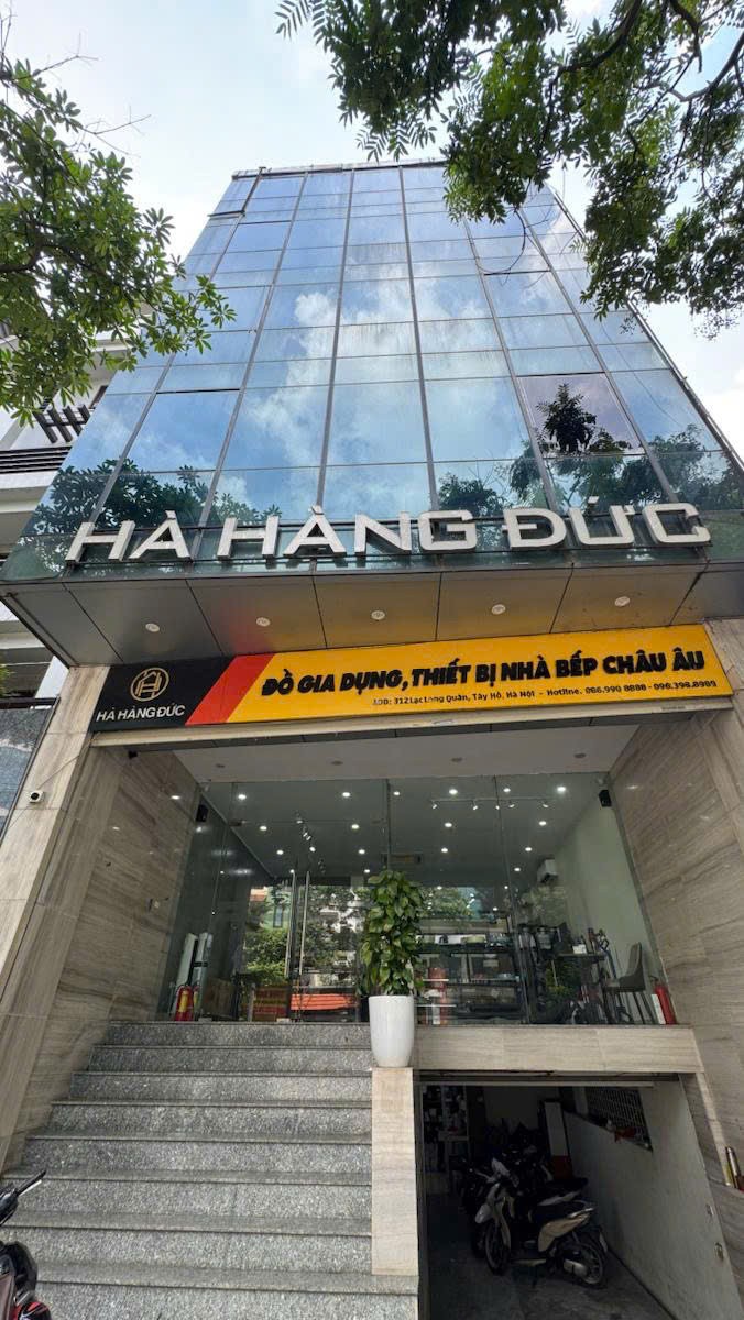 Cần bán Nhà mặt tiền đường Lạc Long Quân, Phường Bưởi, Diện tích 140m², Giá 63 Tỷ 2