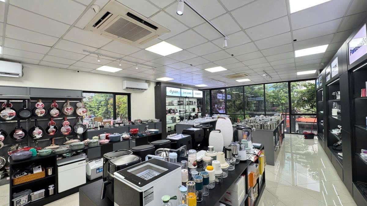 Cần bán Nhà mặt tiền đường Lạc Long Quân, Phường Bưởi, Diện tích 140m², Giá 63 Tỷ 4