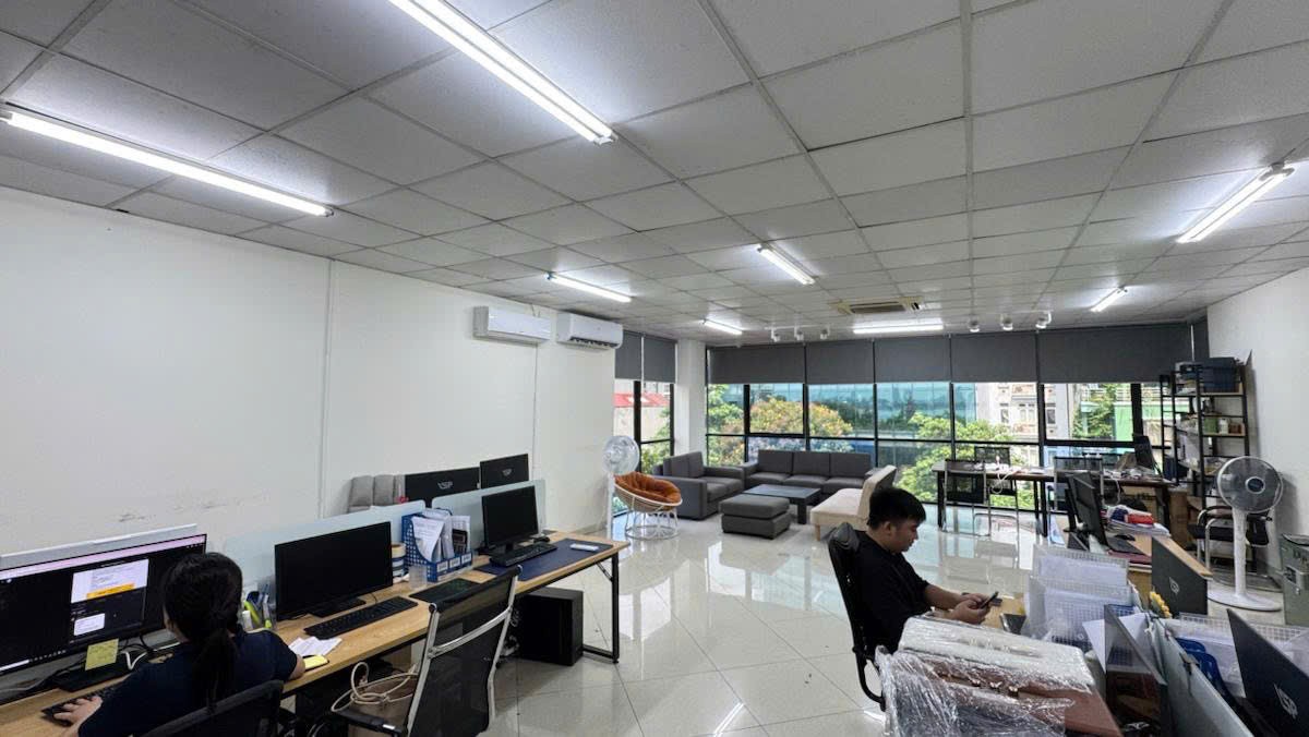 Cần bán Nhà mặt tiền đường Lạc Long Quân, Phường Bưởi, Diện tích 140m², Giá 63 Tỷ 10