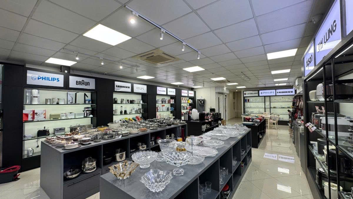 Cần bán Nhà mặt tiền đường Lạc Long Quân, Phường Bưởi, Diện tích 140m², Giá 63 Tỷ 17