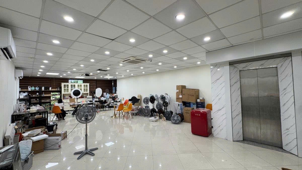 Cần bán Nhà mặt tiền đường Lạc Long Quân, Phường Bưởi, Diện tích 140m², Giá 63 Tỷ 19