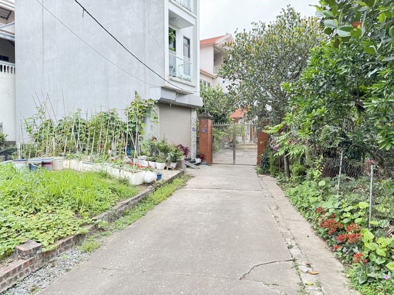 Cần bán 37,5m2 đất xóm 6 Đông Dư, Gia Lâm. Đường ô tô 7 chỗ vào đất
