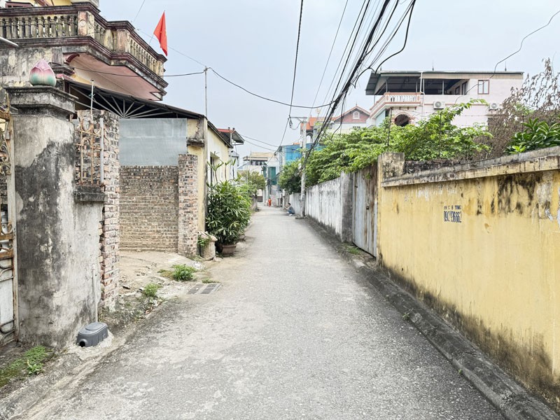 Cần bán 37,5m2 đất xóm 6 Đông Dư, Gia Lâm. Đường ô tô 7 chỗ vào đất 4