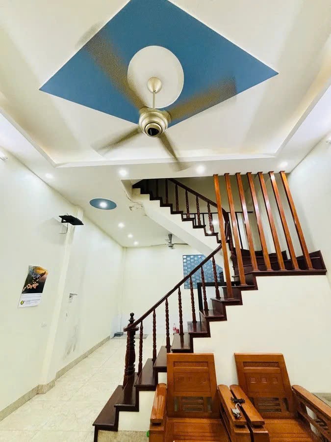NHÀ ĐẸP DÂN XÂY Ngọc Thụy 38M2,X  5 tầng mặt tiền 4.7m, 7.9 tỷ Long Biên. 2