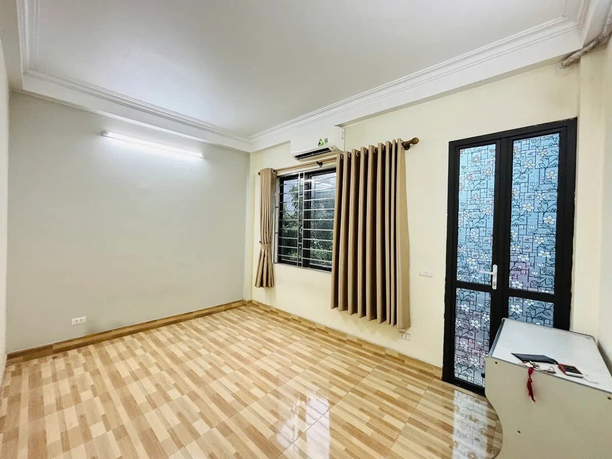 NHÀ ĐẸP DÂN XÂY Ngọc Thụy 38M2,X  5 tầng mặt tiền 4.7m, 7.9 tỷ Long Biên. 4