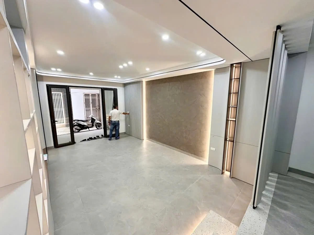 NHÀ MỚI 6 TẦNG THANG MÁY 3 GÁC QUA Phố Trạm-Long Biên 55m2, Mặt tiền5m,11 tỷ. 4