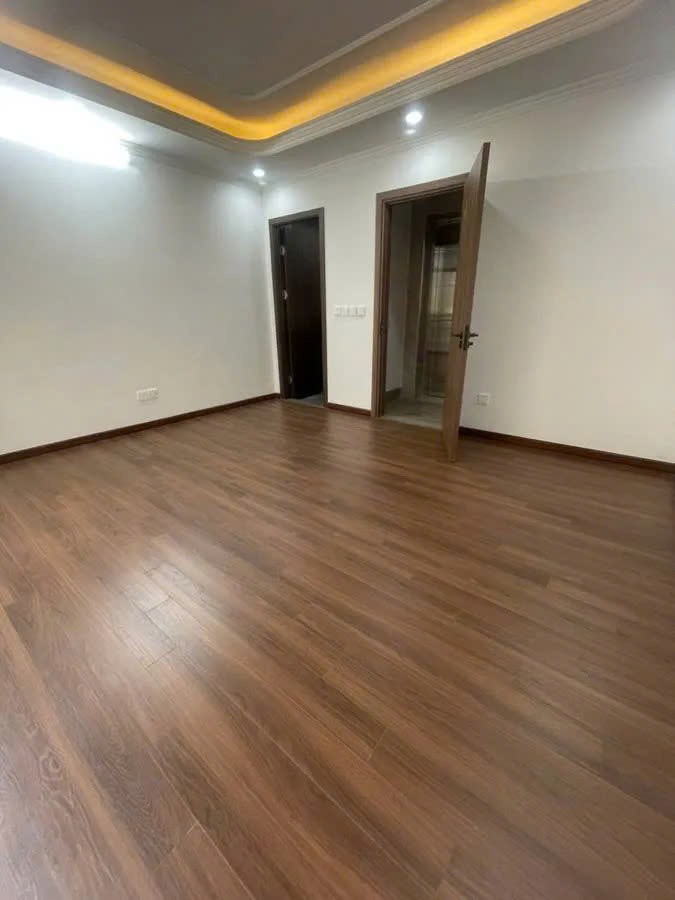 NHÀ MỚI- ĐẸP NGÕ 3 GÁC THÔNG NỞ HẬU Thượng Thanh 30m2 X 6 tầng,mặt tiền  6m, 6.5 tỷ Long Biên. 4
