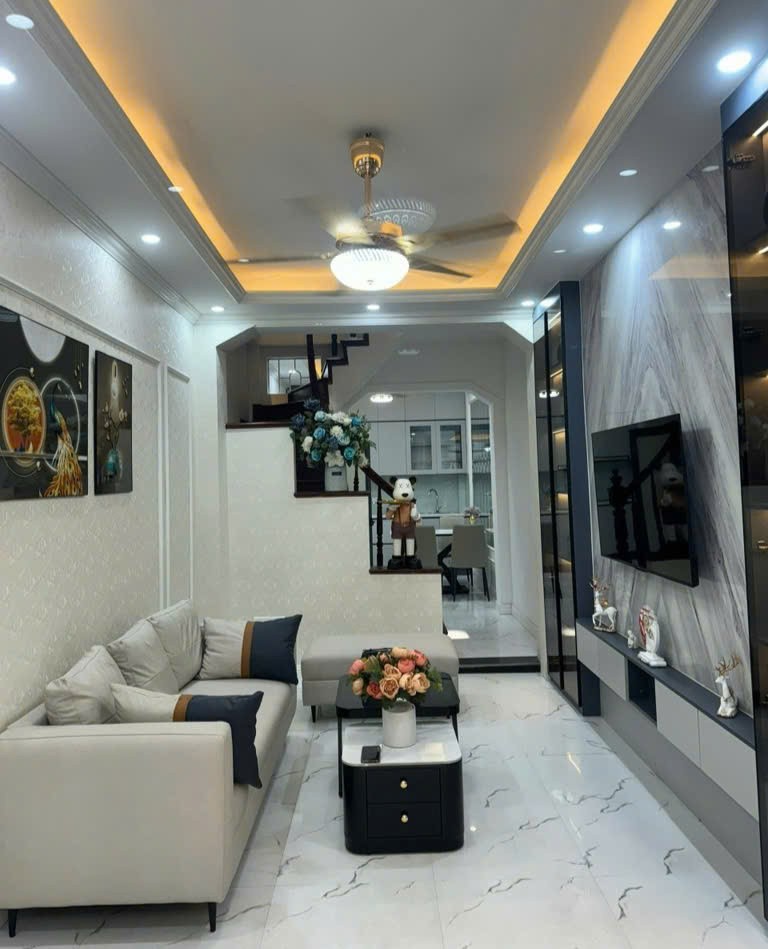Cực hiếm! Nhà đẹp Mỹ Đình 42m2- 5T, Nội thất sang, ô tô gần phố, Giá 8.15 tỷ 2