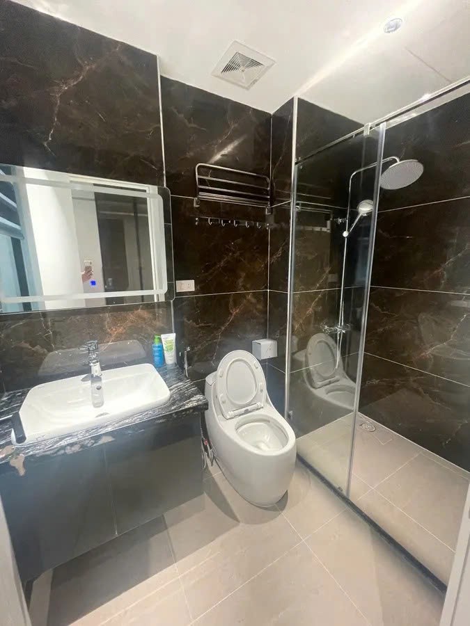 HOA HẬU 7 TẦNG MẶT NGÕ THÔNG Ô TÔ TRONG NHÀ  Phố Ngọc Thụy 35M2, mặt tiền 3.5m X 11.5 tỷ Long Biên. 3