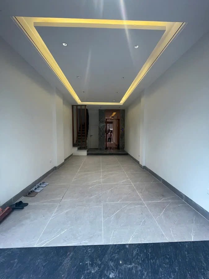 HOA HẬU 7 TẦNG MẶT NGÕ THÔNG Ô TÔ TRONG NHÀ  Phố Ngọc Thụy 35M2, mặt tiền 3.5m X 11.5 tỷ Long Biên. 5
