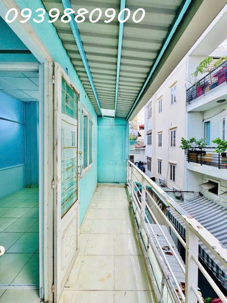 Ngay ngã tư Huỳnh Văn Bánh, nhà 3 tầng - 52m2 - 6,4Tỷ TL. 3