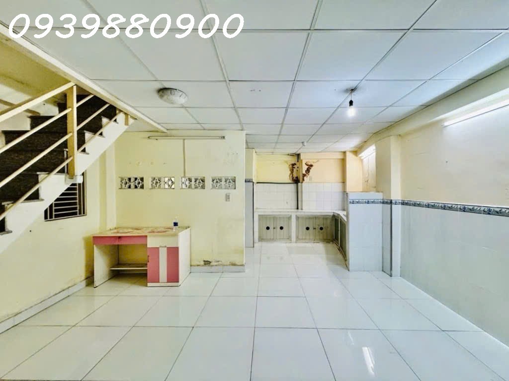 Ngay ngã tư Huỳnh Văn Bánh, nhà 3 tầng - 52m2 - 6,4Tỷ TL. 5