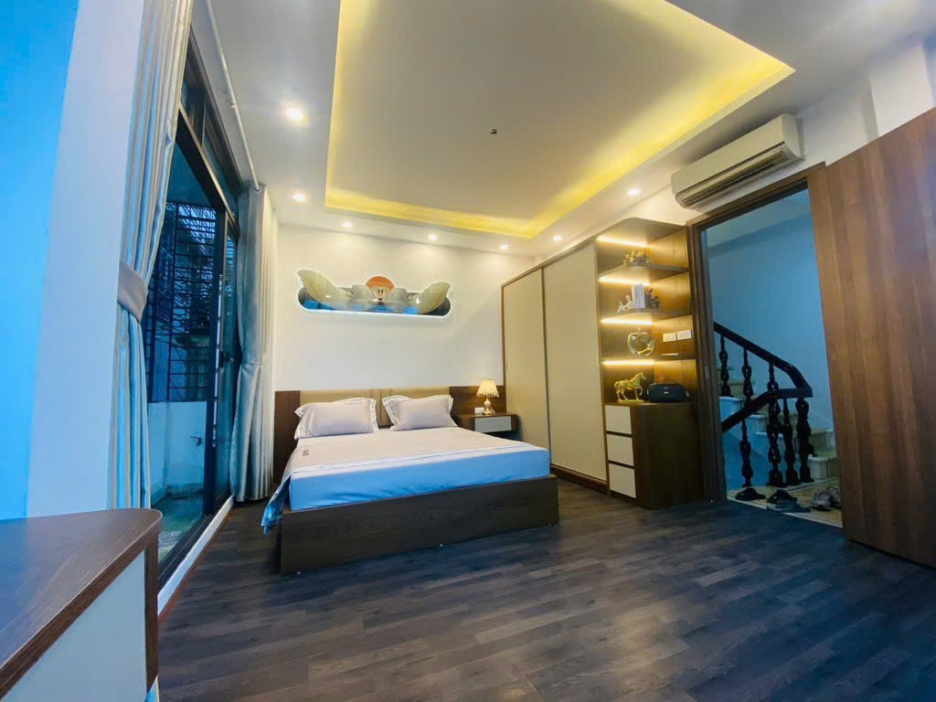 Căn góc – Trần Quốc Hoàn – 5 tầng – 36m² – 10.3 tỷ 2