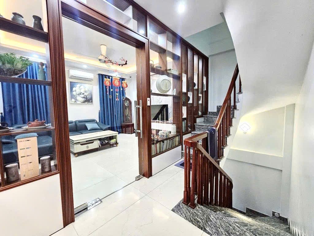 Nhà mặt ngõ 2 ô tô tránh – gần Chùa Hà – 40m² – 10.5 tỷ 2