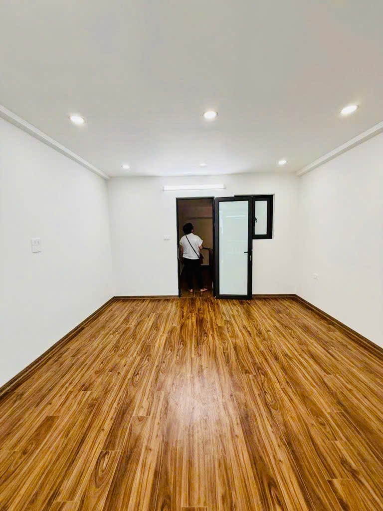 Nhà gần Nguyễn Văn Huyên – 36m² x 6T – view thoáng – 9.2 tỷ 4