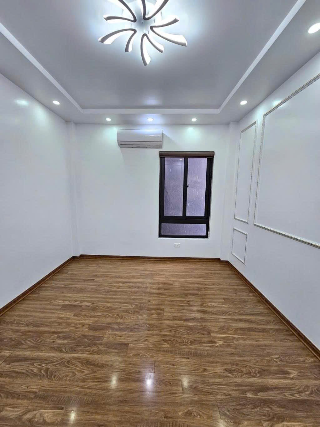 Nhà 5 tầng – ngõ 68 Cầu Giấy – 38m² – sân để xe – 10.8 tỷ 2