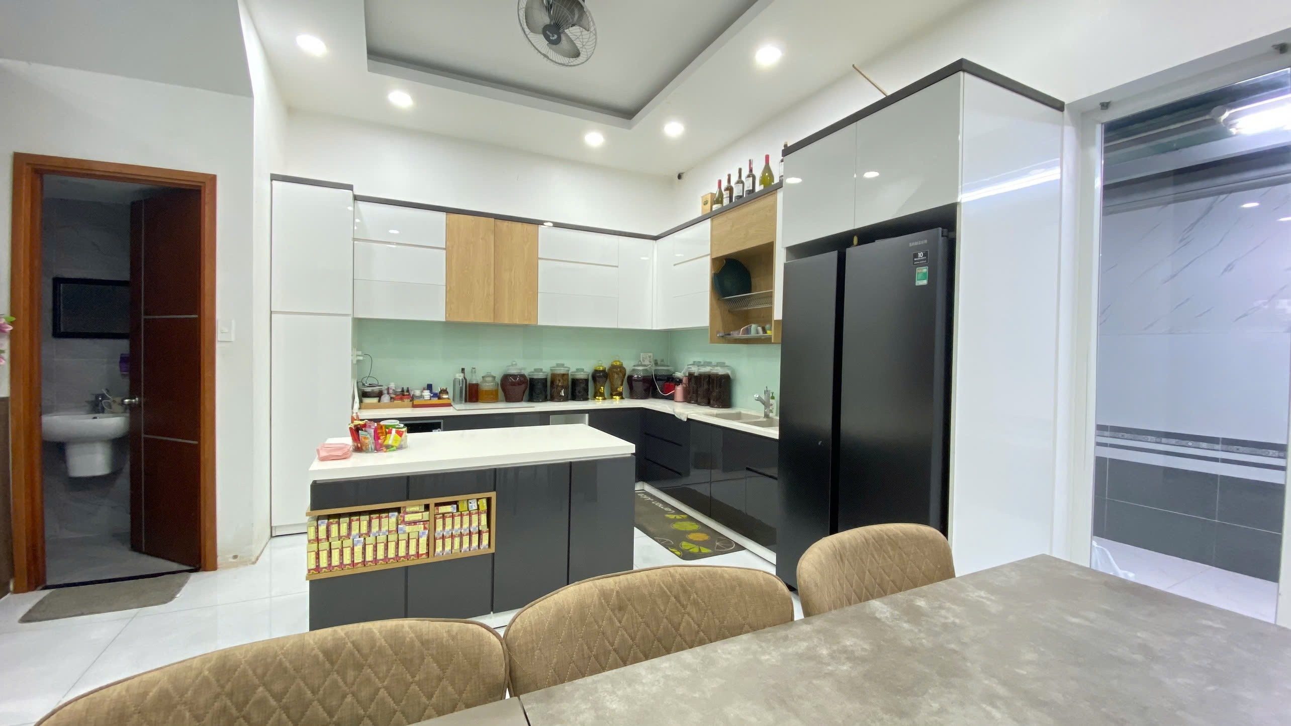 Cần bán Biệt thự Phường Phú Hữu, Quận 9, Diện tích 144m², Giá Thương lượng 5