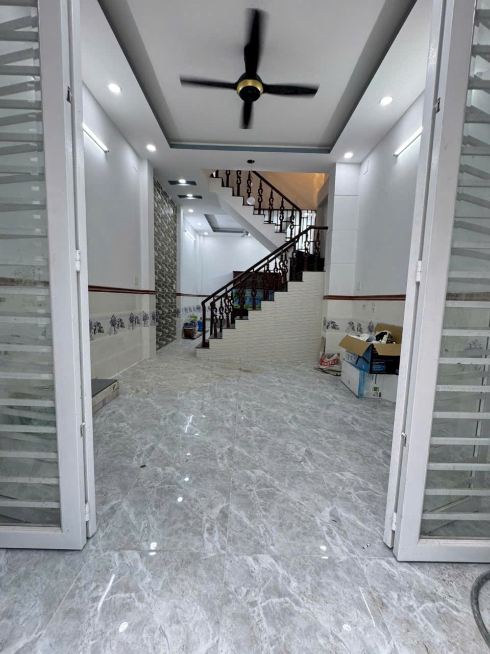Nhà hẻm đường số 8, Bình Hưng Hòa B, dt 40m2 3 lầu 4pn 3wc giá 4,5 tỷ 2
