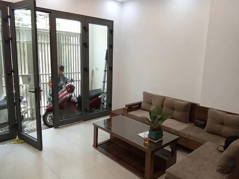 BÁN NHÀ MỚI ĐẸP Ô TÔ QUA phố Nguyễn Văn Cừ 47m2 X 4 tầng,mặt tiền 4.1m,12.5 tỷ Long Biên. 3