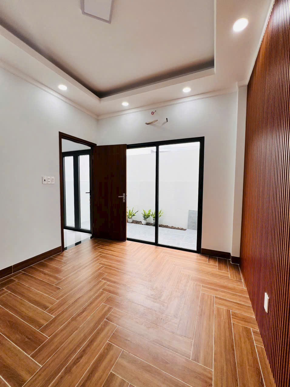 Nhà hẻm nhựa ấp 6, xã Tân Thạnh Đông , Củ Chi dt 105m2 1 lầu 3pn 2wc giá 3,55 tỷ 9
