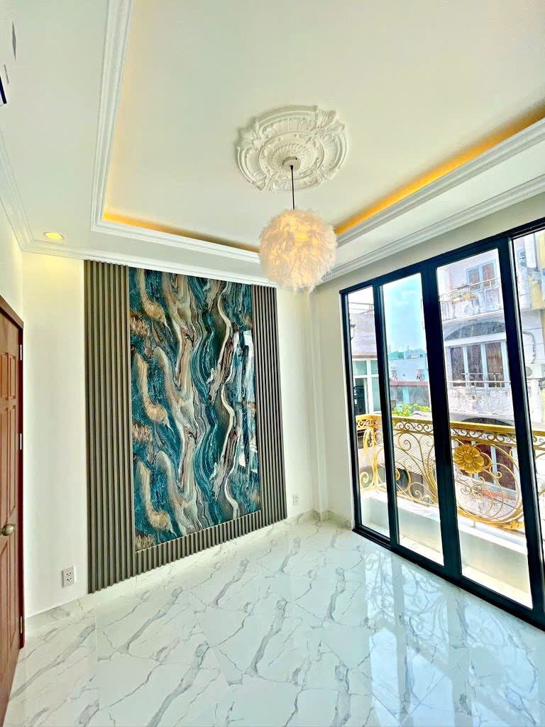 Bán nhà Q10, hẻm 7m có sân oto riêng, cao 4 tầng FullNT: Nhỉnh 5 tỷ.LH: 0933910039 2