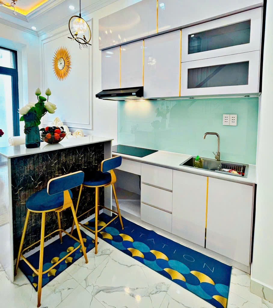 Bán nhà Q10, hẻm 7m có sân oto riêng, cao 4 tầng FullNT: Nhỉnh 5 tỷ.LH: 0933910039 3
