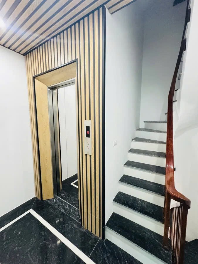 NHÀ MÓI ĐẸP Ô TÔ VÀO NHÀ GIÁ ĐẦU TƯ Trường Lâm 40m2  6 Tầng 8.9 tỷ Long Biên. 4