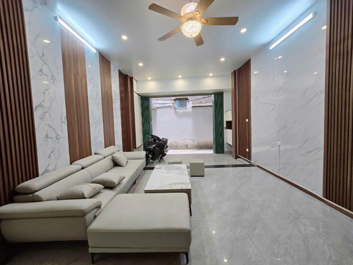 BÁN NHÀ DÂN XÂY FULL NỘI THẤT – TT CẦU GIẤY – VỊ TRÍ ĐẸP – GIÁ TỐT 65M2*4T 3