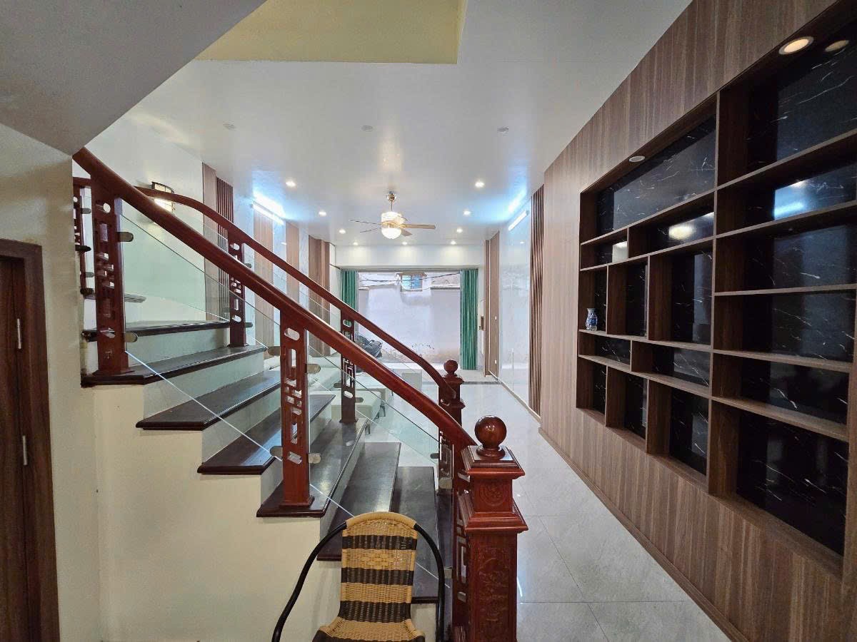 SIÊU PHẨM NHÀ MỚI NGÕ VIP 92 NGUYỄN KHÁNH TOÀN - CẦU GIẤY 35M2*6T