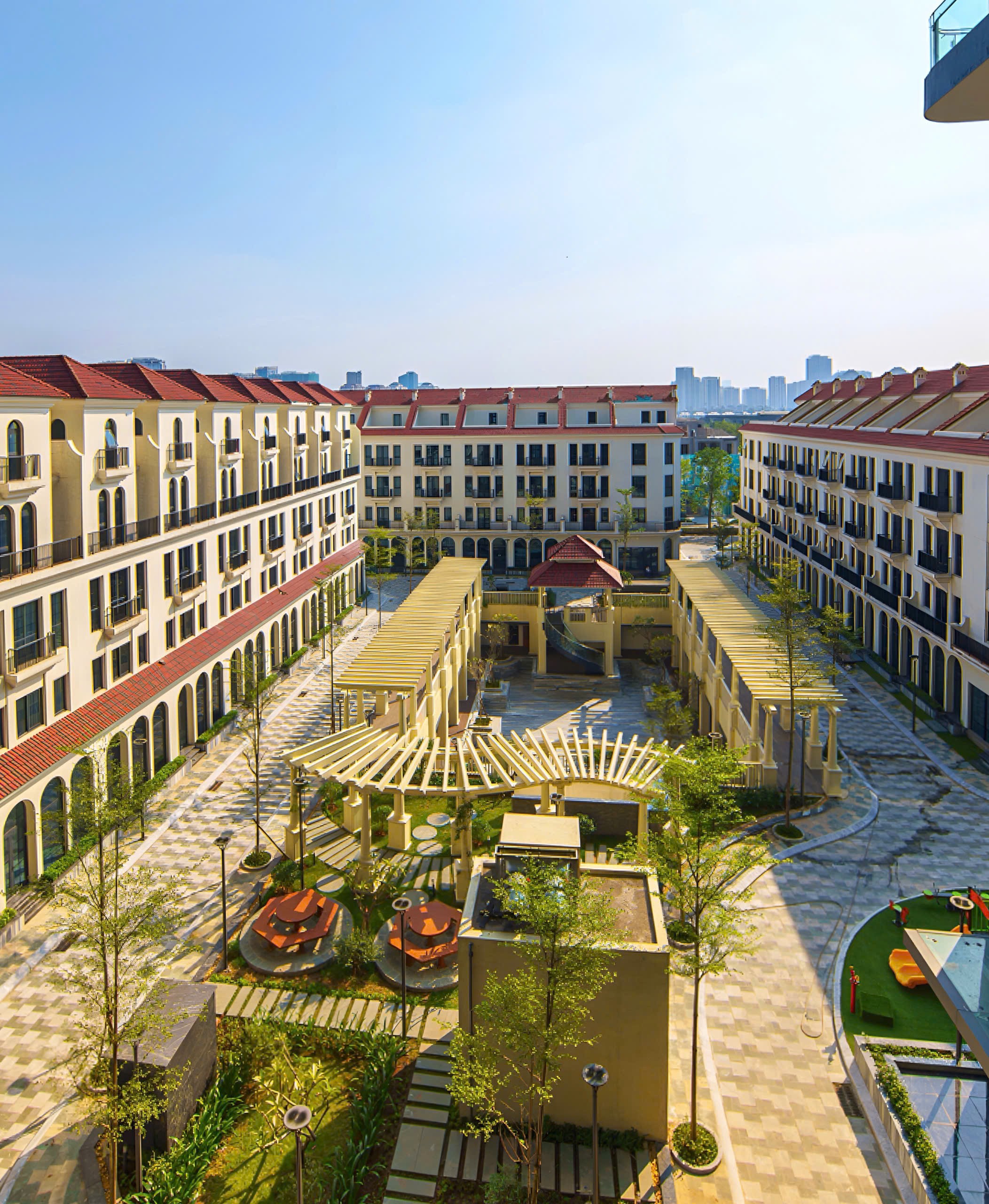 BÁN SHOPHOUSE 5 TẦNG SUNSHINE GOLDEN RIVER TÂY HỒ – 96M2, GIÁ 44 TỶ (CÓ HẦM) 3
