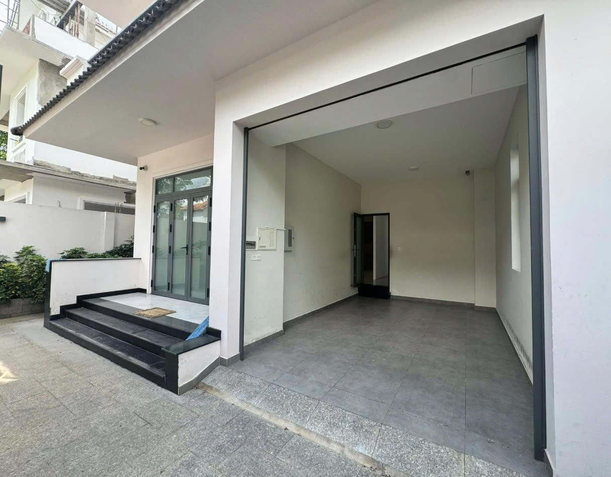 Cho thuê Nhà mặt tiền Phường Phước Long B, Quận 9, Diện tích 216m², Giá 26 Triệu/tháng 2