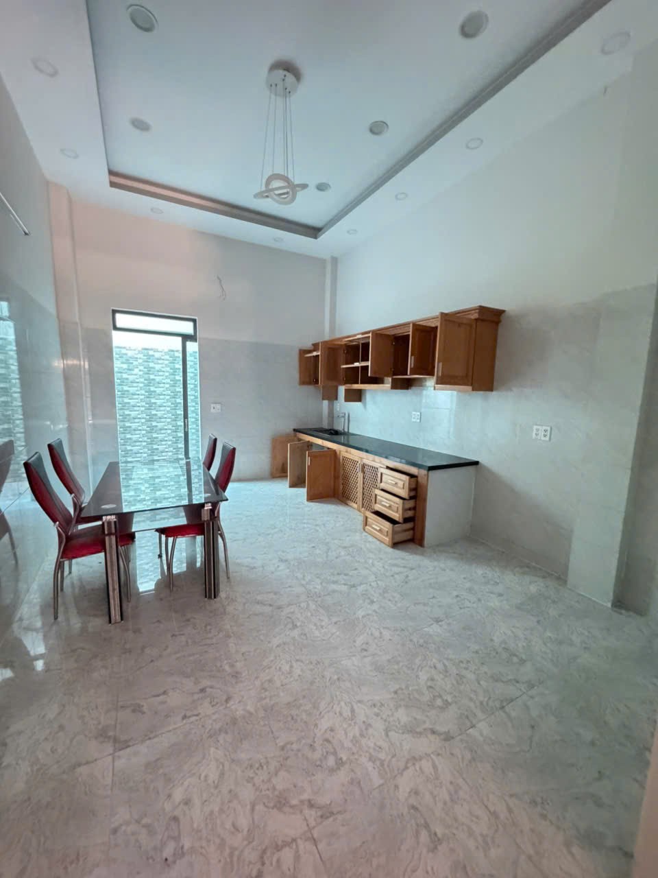Nhà hẻm đường số 8, Bình Hưng Hòa b dt 68m2 ( 0 lộ giới) 3 lầu 4pn 5wc giá 5,2 tỷ 3