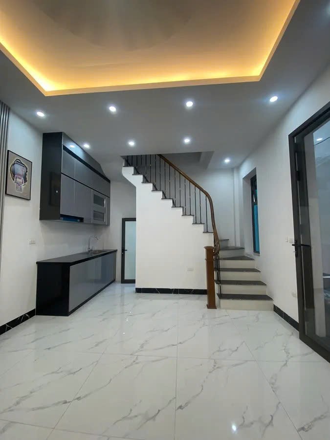 NHÀ MỚI ĐẸP Kẻ Tạnh 30M2 X 5 TẦNG, MẶT TIÊN  6.46M, 5.98 TỶ.LONG BIÊN. 3