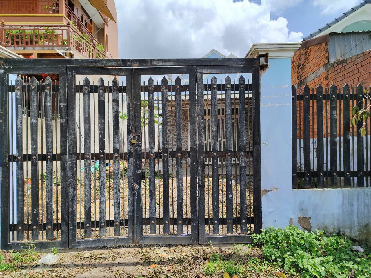 283m2 đất ( có 191m2 thổ cư) mặt tiền đường Vườn Thơm, xã Bình Lợi, Bình Chánh giá 6,7 tỷ 3